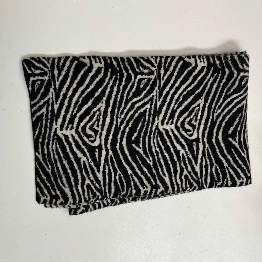 Michael Kors Scarf Soft Wool Animal Print Zebra Black Cream